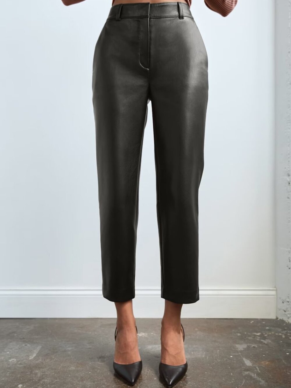 Aritzia Babaton Command Cropped Pant Vegan Leather Black Size 8